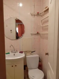 Продам 2 ком. кв-ру