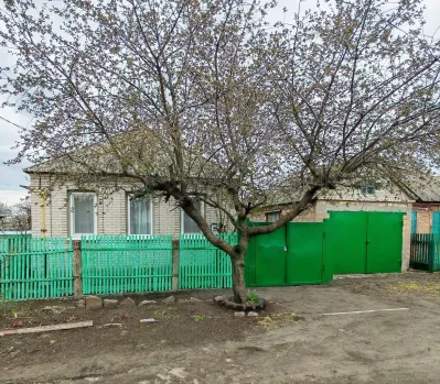 Иловайск, продам газифицированный шпальный дом,