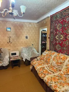 ПРОДАМ 2-комнатную квартиру в г. Харцызске