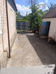 Продается дом на Юнкоме.Окна пластик