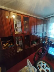 Отдаю 2 кровати, шкаф, 2 тумбочки, тумбу