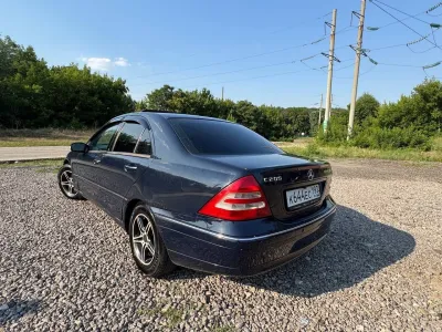 Продам Mercedes Benz C200 2000 года 2 литра