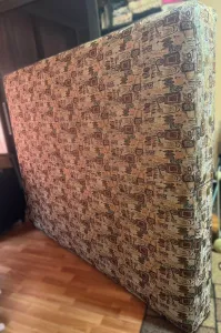 Отдам за 1000₽ пружинный матрас 150 на 195