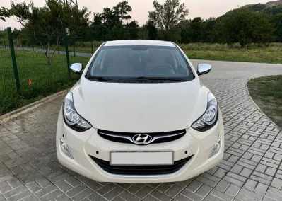 Продам Hyundai Elantra Год-2012 Объем двигателя