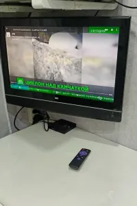 Продам телевизор со смарт приставкой 1 тысяча