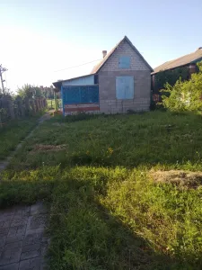 Продам земельный участок с домиком дачного типа