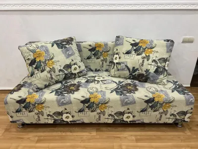 Продам б/у диван и два кресла-груша(почти новые)