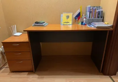 Продам письменный стол с тумбой Габариты(Ш•Г•В)