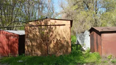 Продам гараж в центре