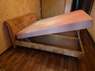 Продам б/у кровать с подъемным матрасом