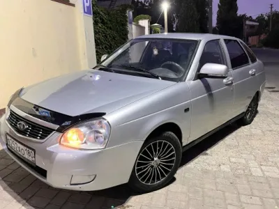 Продам приора год 2009 Автомобиль не гнилой не