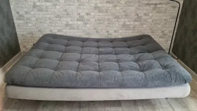 Продам диван Алиса.Металлический каркас.
