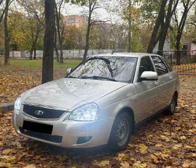 Продам Приору 2011 года