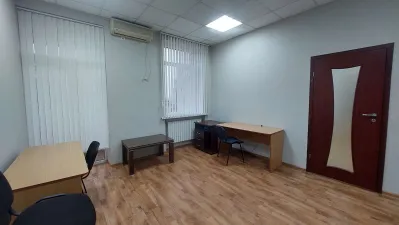 Сдам офис 80 м2 в самом центре Донецка.
