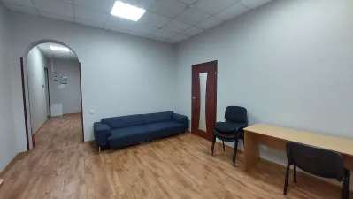 Сдам офис 80 м2 в самом центре Донецка.