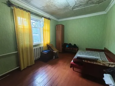 Продам 1/2 газифицированного дома