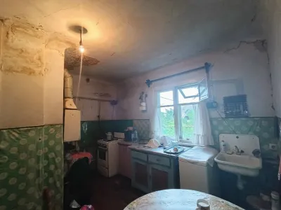 Продам 1/2 газифицированного дома