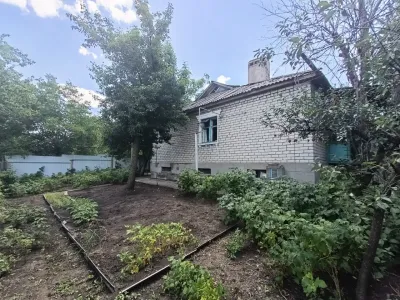 Продам 1/2 газифицированного дома