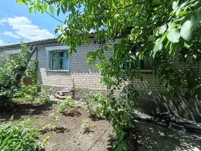 Продам 1/2 газифицированного дома