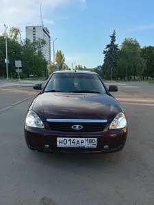 Продам Лада приора 2012 года В красивом цвете