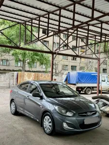Продам ХОНДАЙ СОЛЯРИС