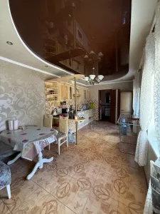 Продается дом в Харцызске по улице Красная.