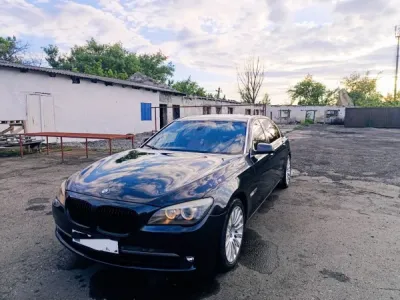 Продам свой BMW 740i Long. 2009г.3'0 бенз.Пробег 2
