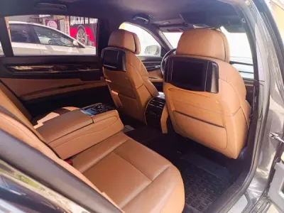 Продам свой BMW 740i Long. 2009г.3'0 бенз.Пробег 2