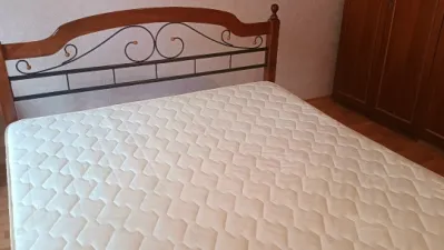 Продам кровать с матрасом