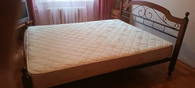 Продам кровать с матрасом